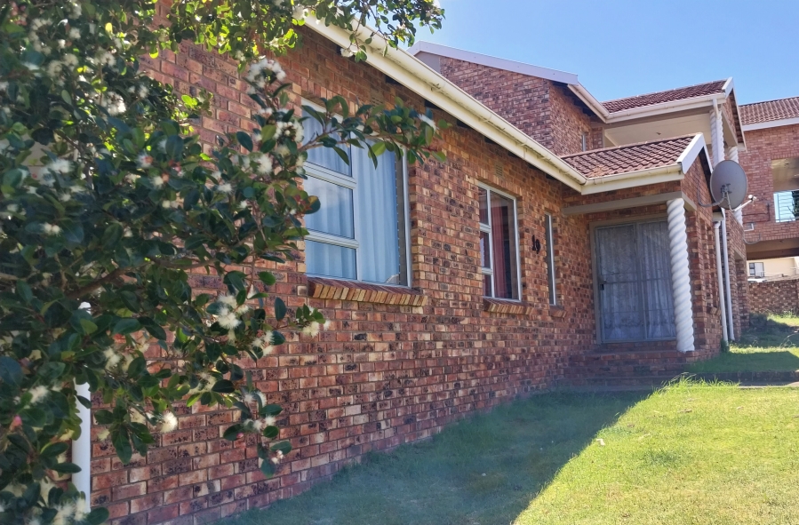 5 Bedroom Property for Sale in Sunnyridge Ext 3 Eastern Cape
